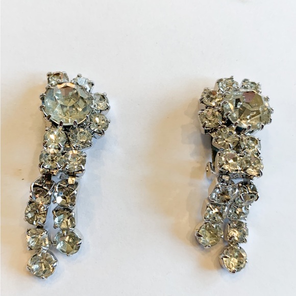 Vintage Rhinestone necklace and Earrings Set. - Picture 5 of 11